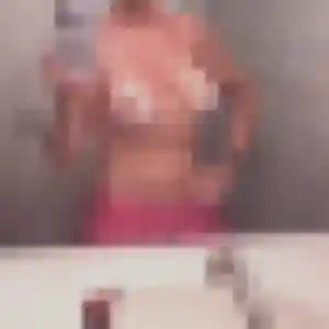 Photo de Soraya à Villemoyenne (25 ans) - plan cul sans inscription