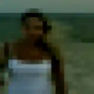 Découvre Yasmine, 23 ans à Villeperdue en privé